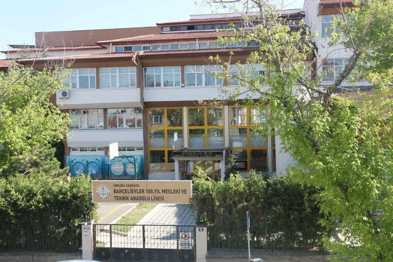 Galeri Bahcelievler 100 Yil Mesleki Ve Teknik Anadolu Lisesi
