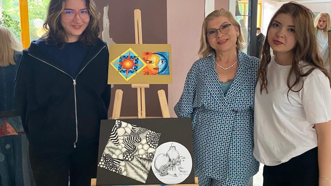 Grafik öğretmenimiz Yasemin Arslan in kara kalem çalışması